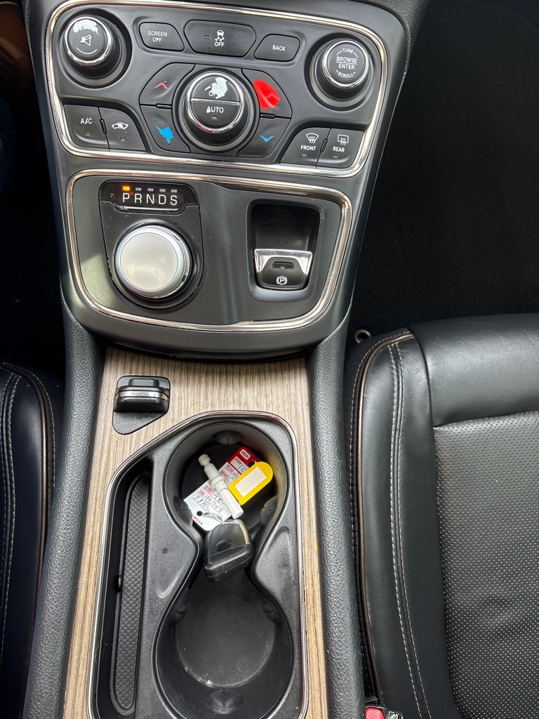 Photo 20 of this CHRYSLER 200