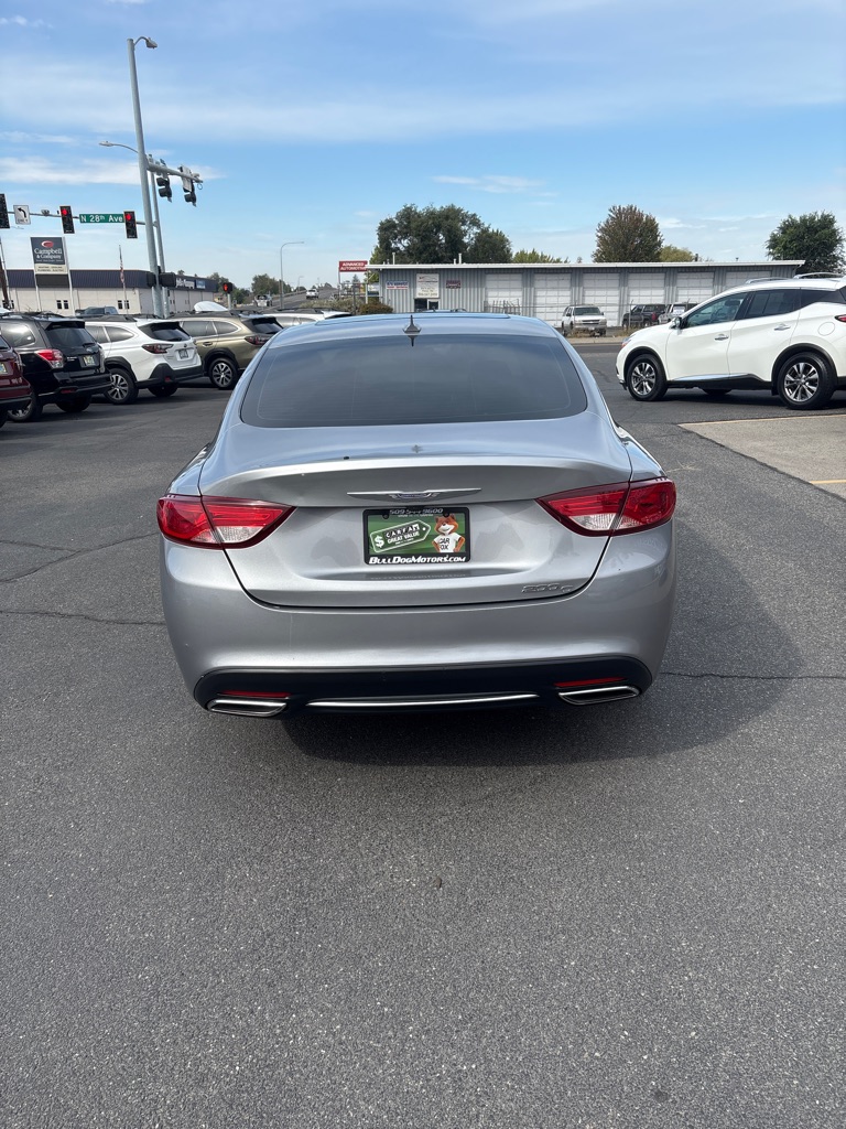 Photo 8 of this CHRYSLER 200