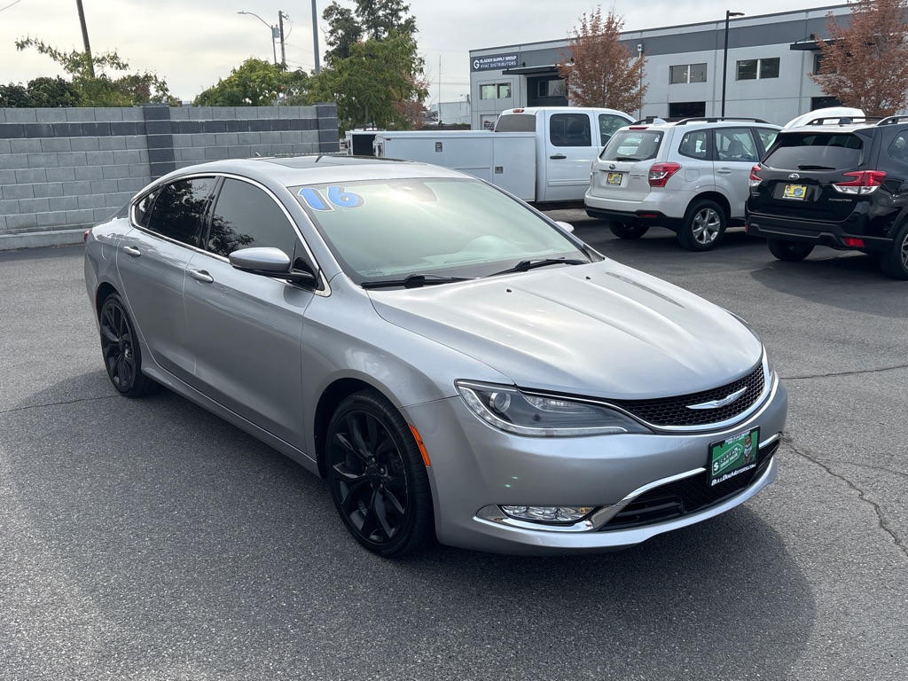 Photo 5 of this CHRYSLER 200