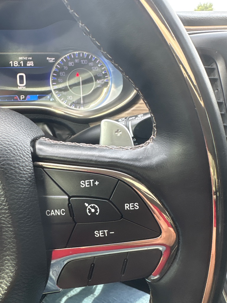Photo 19 of this CHRYSLER 200