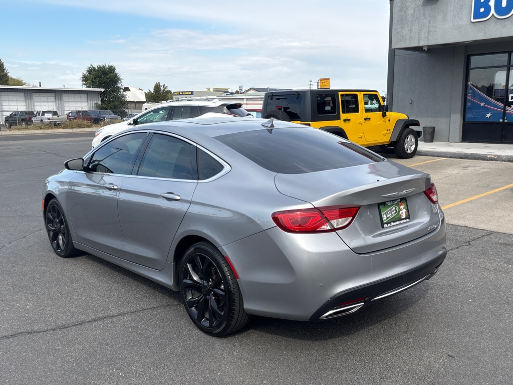 Photo 3 of this CHRYSLER 200