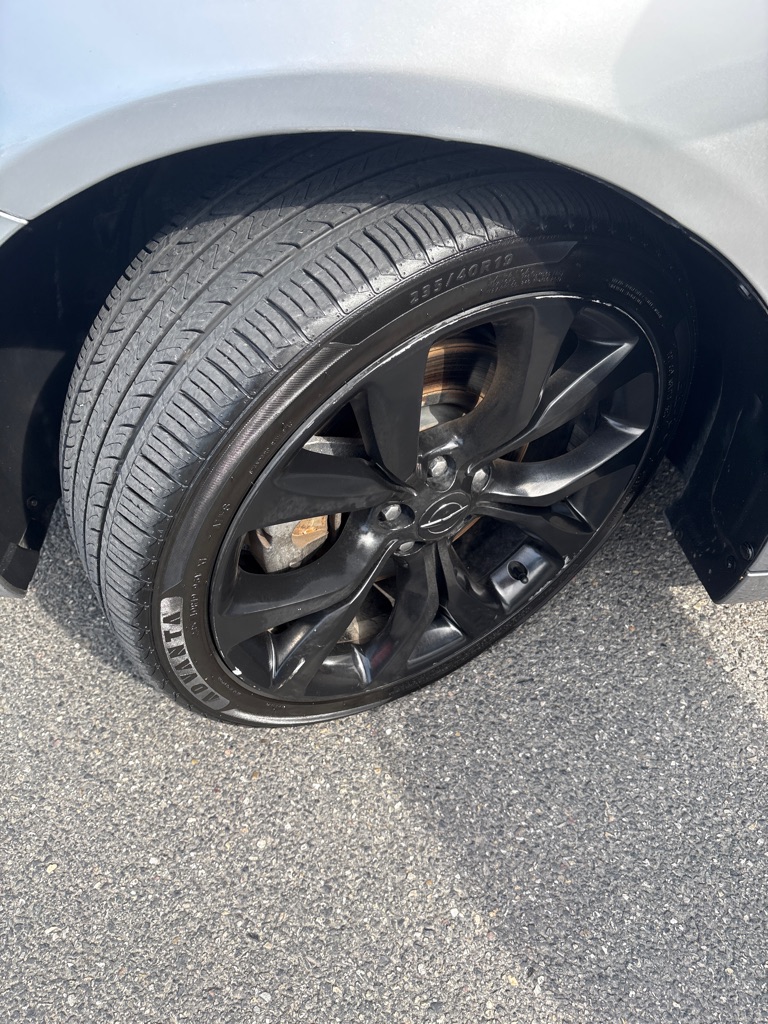 Photo 9 of this CHRYSLER 200