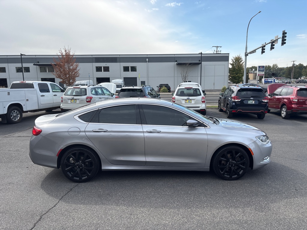Photo 6 of this CHRYSLER 200