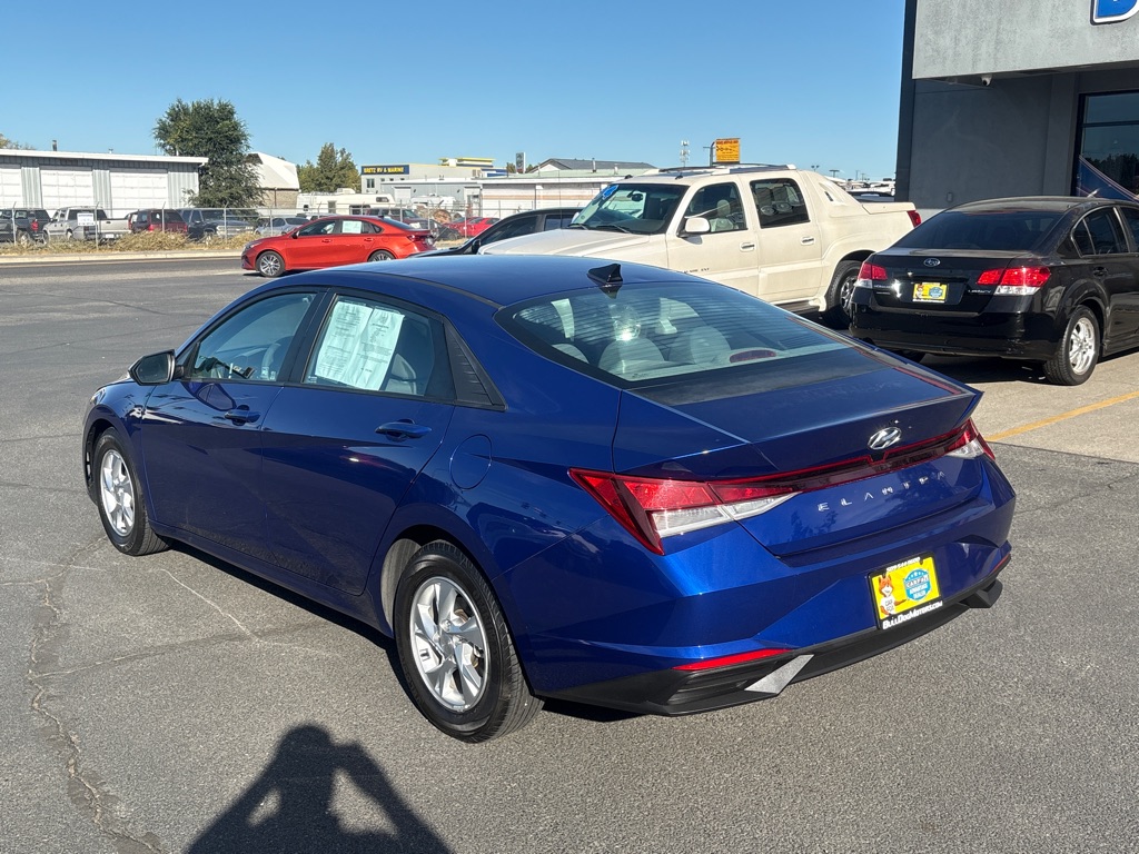 Photo 3 of this HYUNDAI ELANTRA