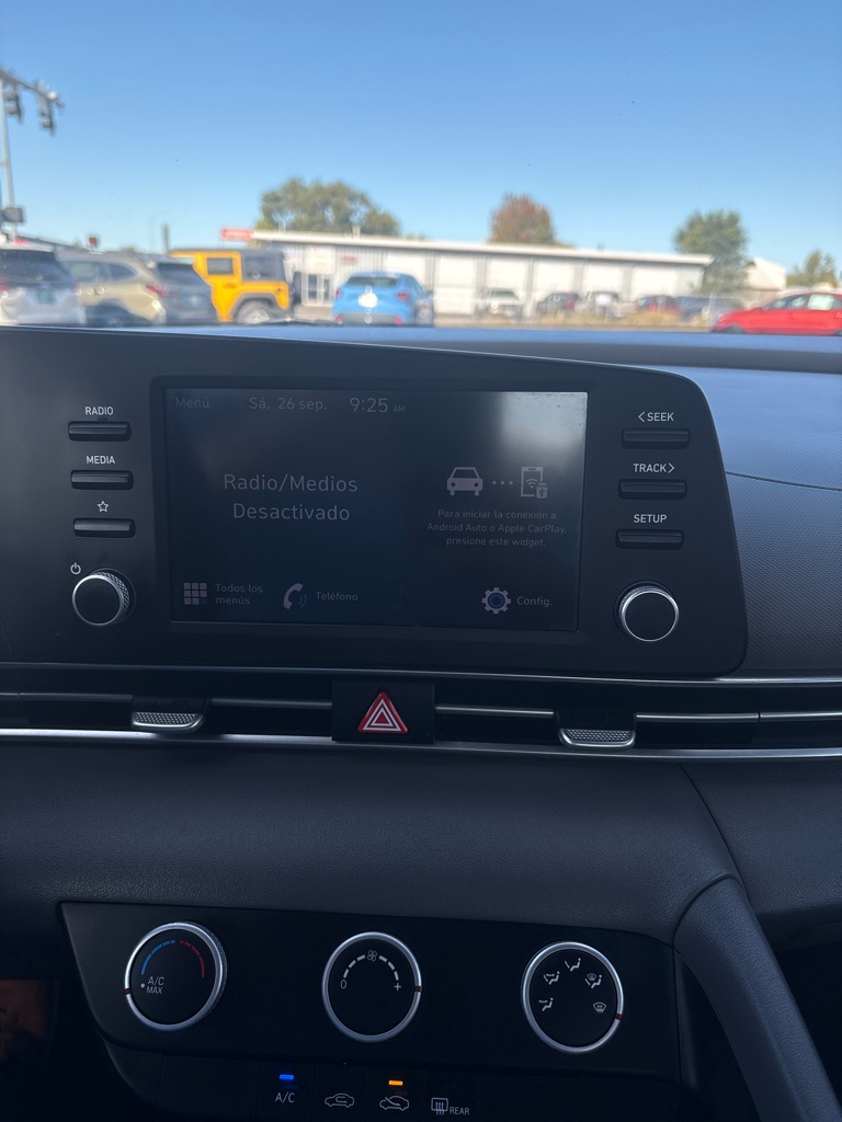 Photo 20 of this HYUNDAI ELANTRA