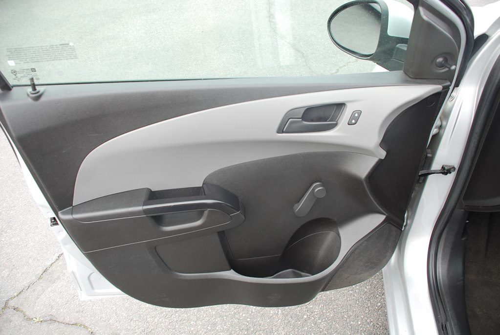 Photo 9 of this CHEVROLET SONIC LT