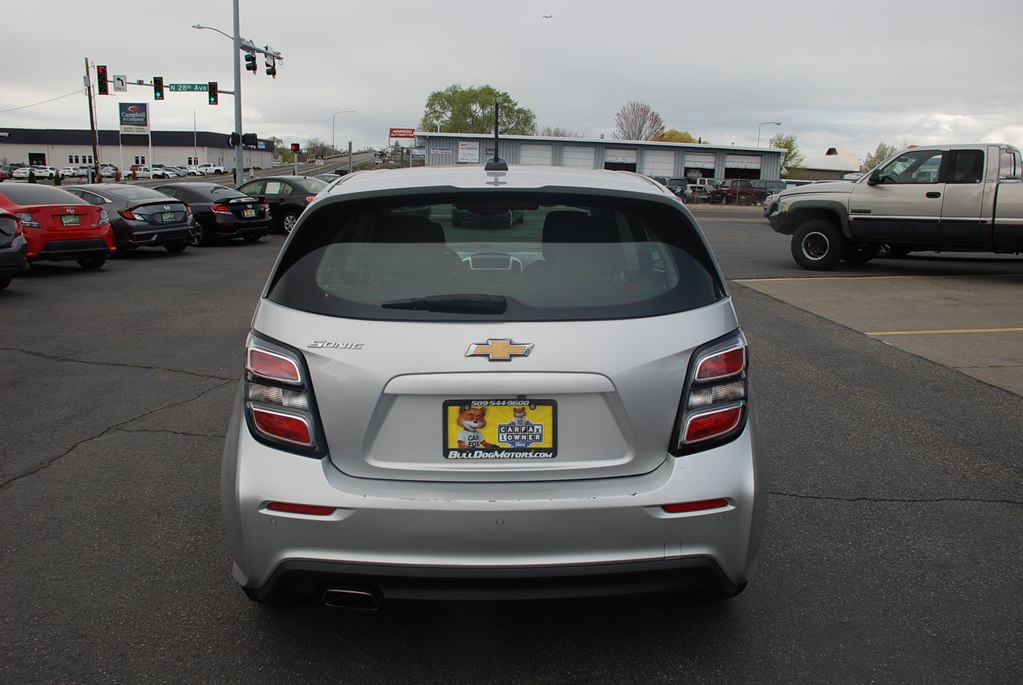 Photo 4 of this CHEVROLET SONIC LT