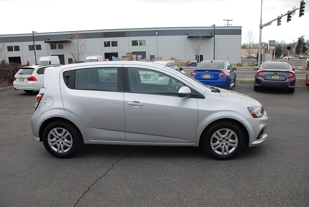 Photo 6 of this CHEVROLET SONIC LT