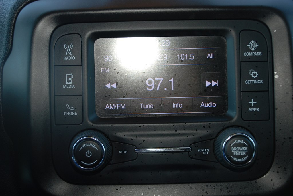 Photo 13 of this JEEP RENEGADE