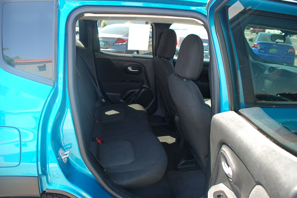Photo 19 of this JEEP RENEGADE
