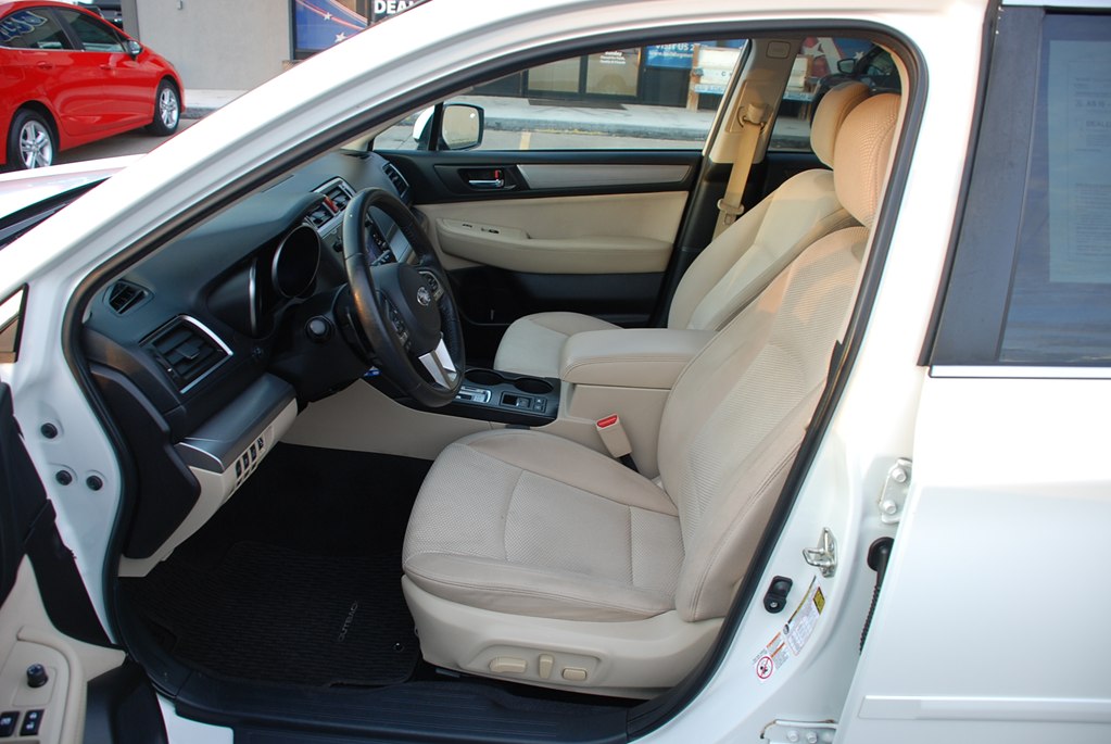 Photo 10 of this SUBARU OUTBACK