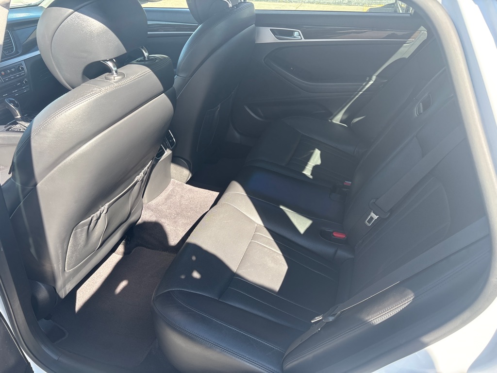 Photo 15 of this GENESIS G80