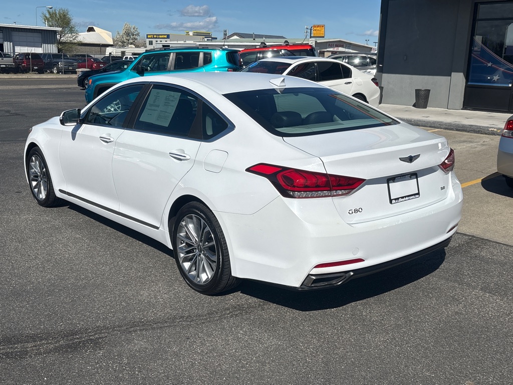 Photo 3 of this GENESIS G80