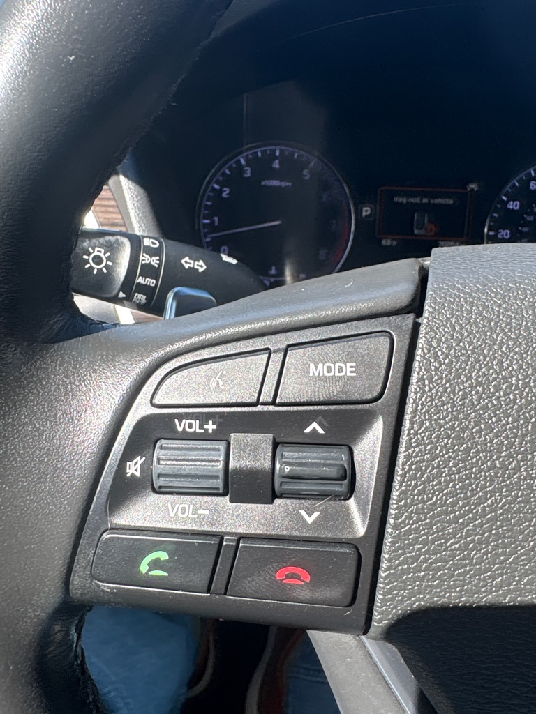 Photo 17 of this GENESIS G80