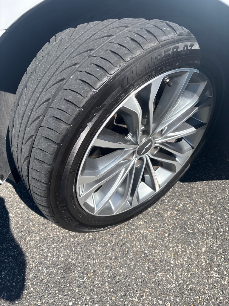 Photo 9 of this GENESIS G80