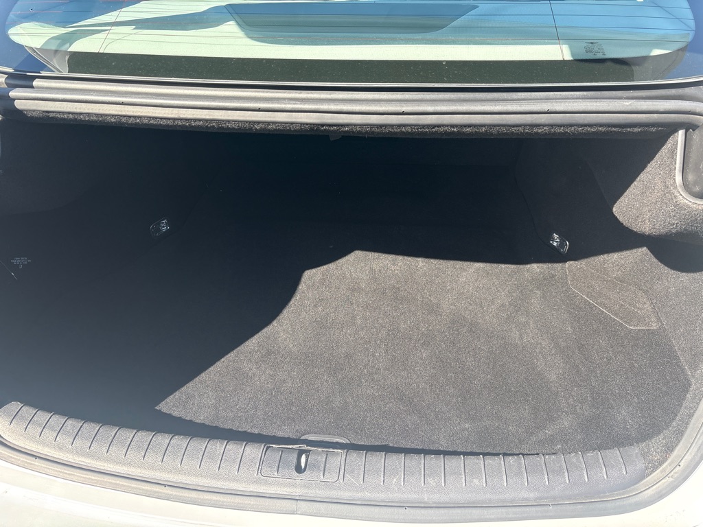 Photo 11 of this GENESIS G80