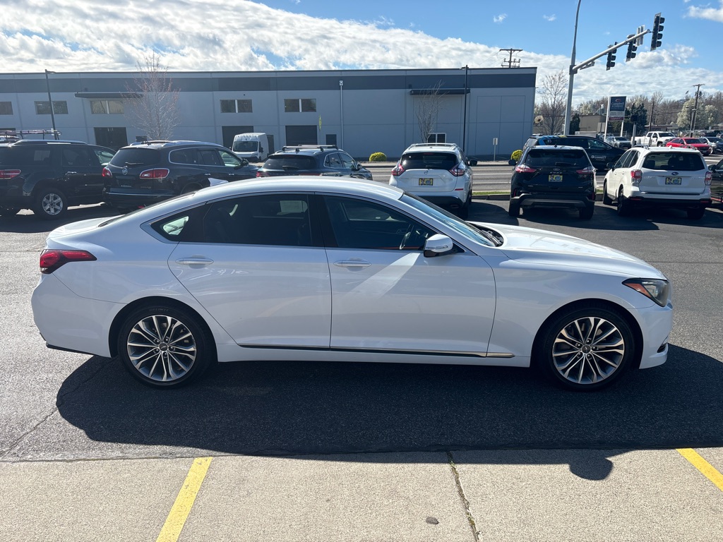 Photo 6 of this GENESIS G80