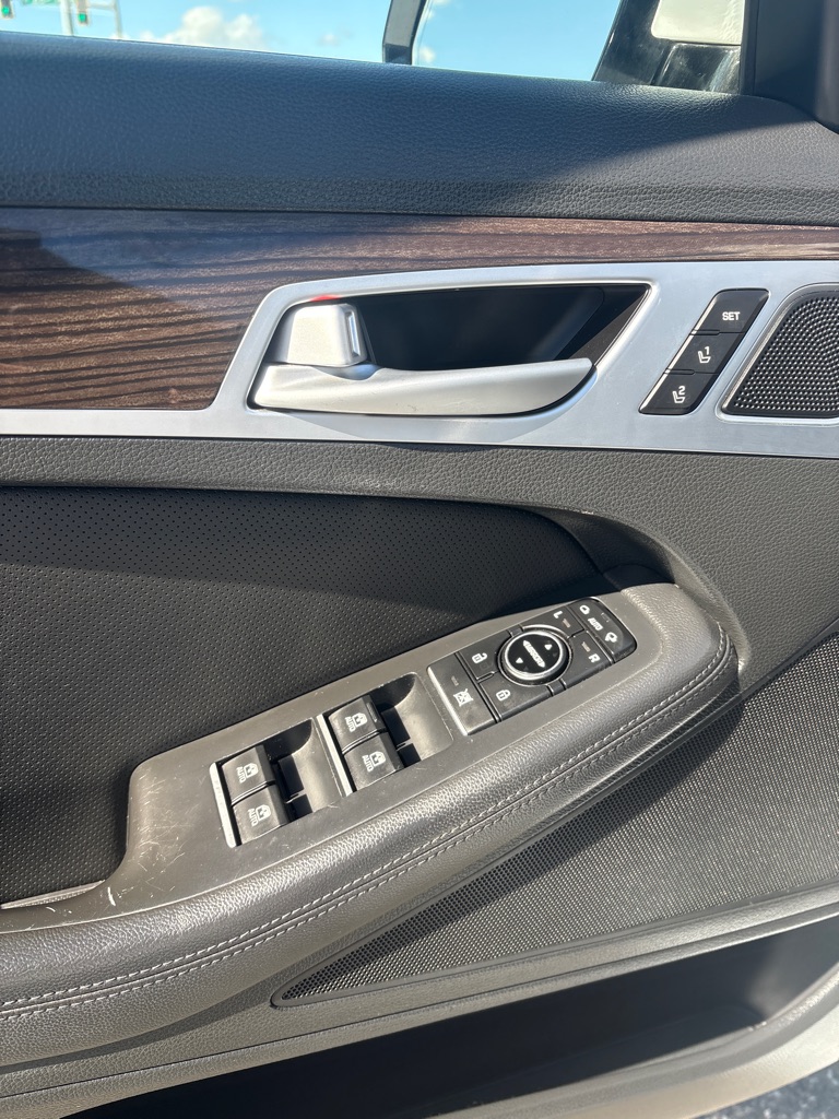 Photo 12 of this GENESIS G80