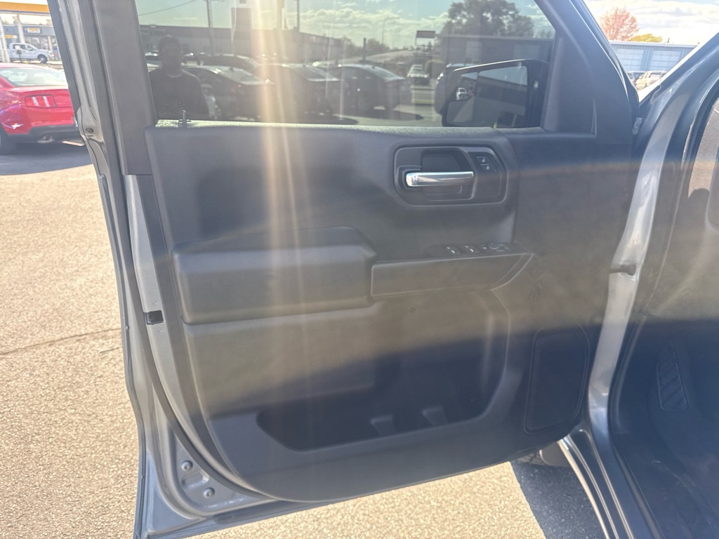Photo 11 of this CHEVROLET SILVERADO 1500