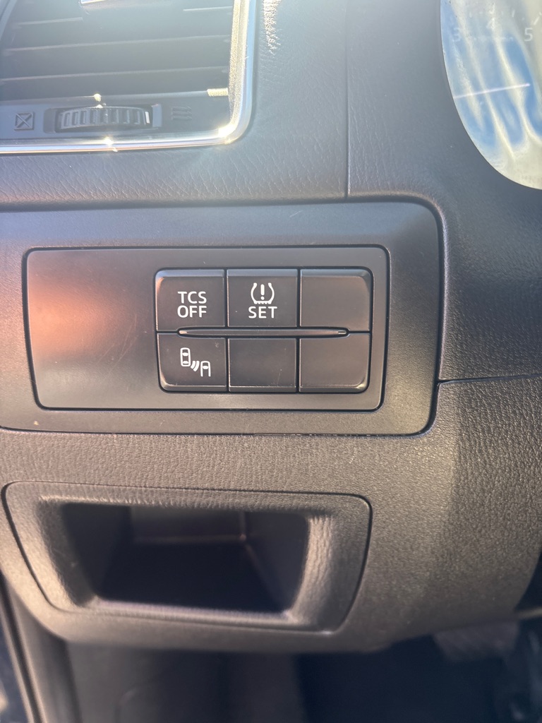 Photo 14 of this MAZDA CX-5