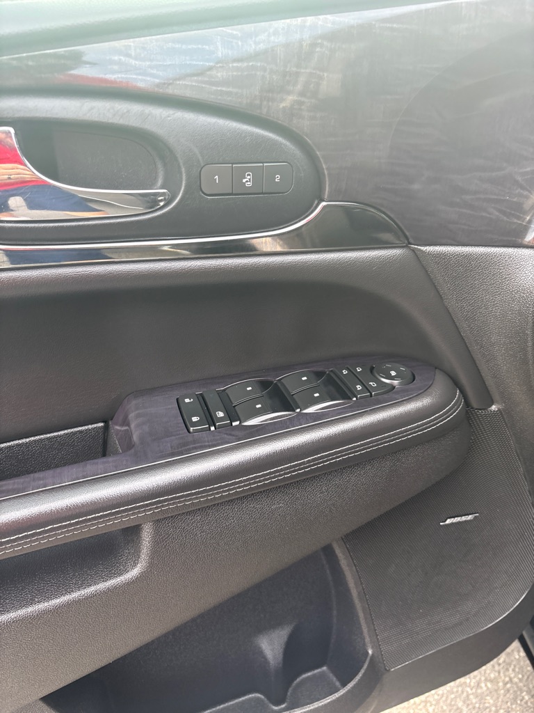 Photo 16 of this BUICK ENCLAVE