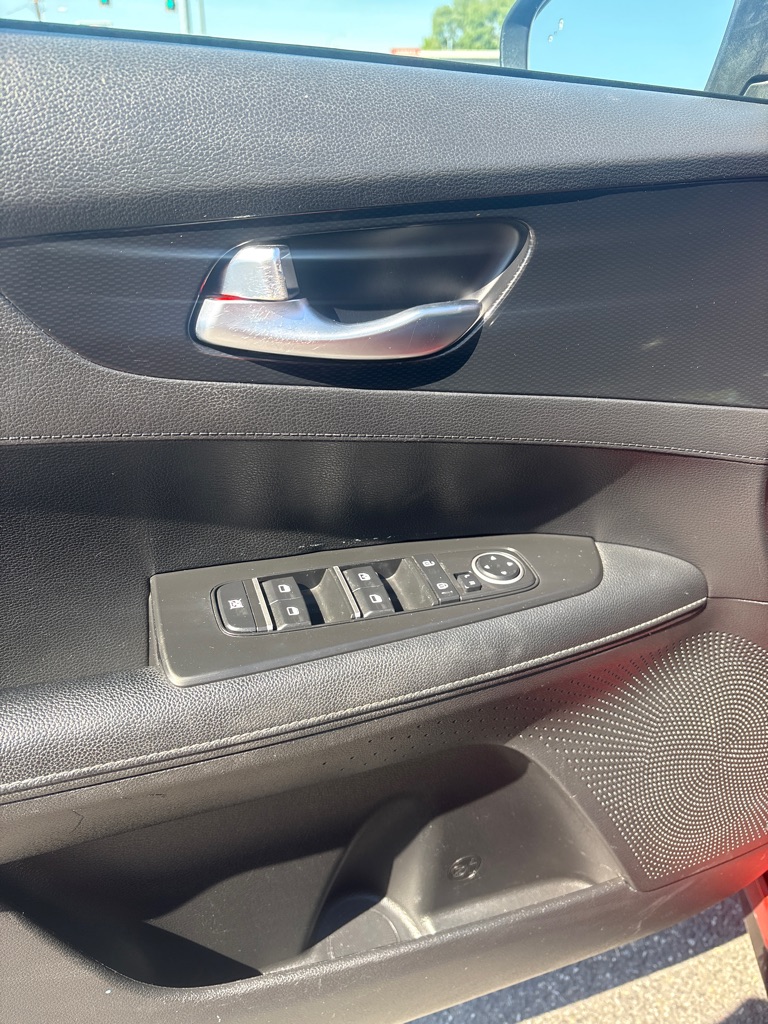 Photo 15 of this KIA FORTE