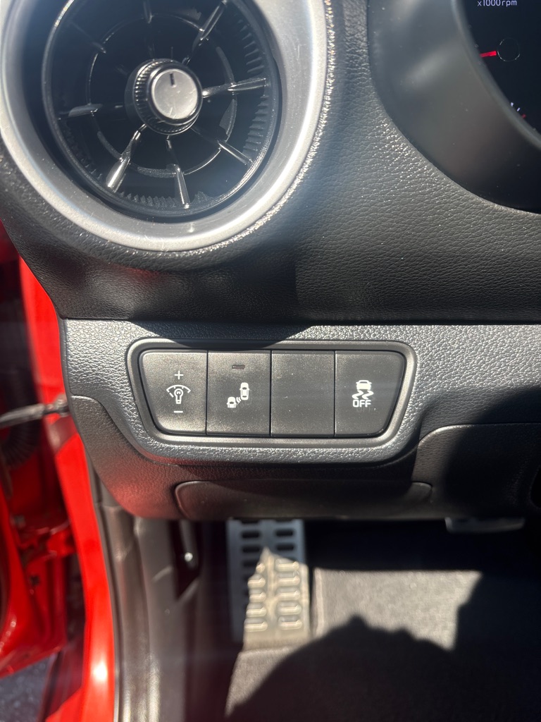 Photo 16 of this KIA FORTE