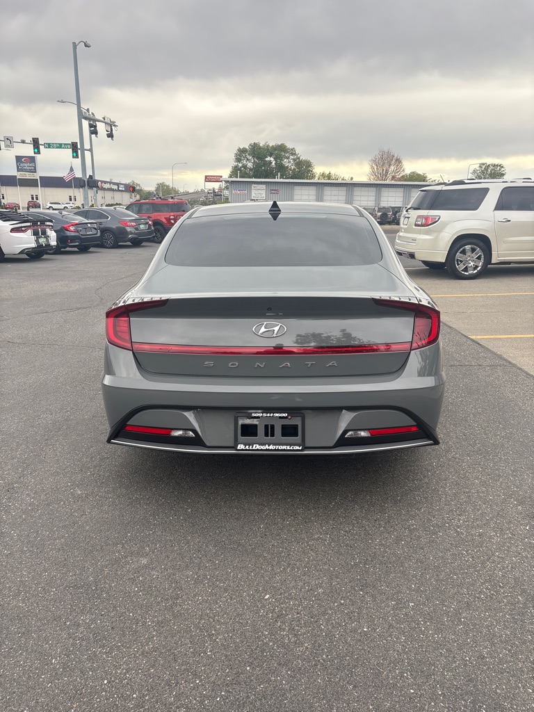 Photo 8 of this HYUNDAI SONATA