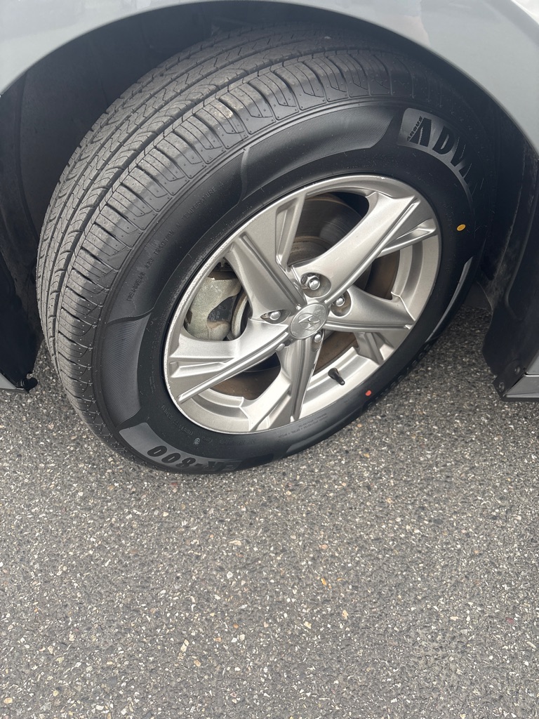 Photo 9 of this HYUNDAI SONATA