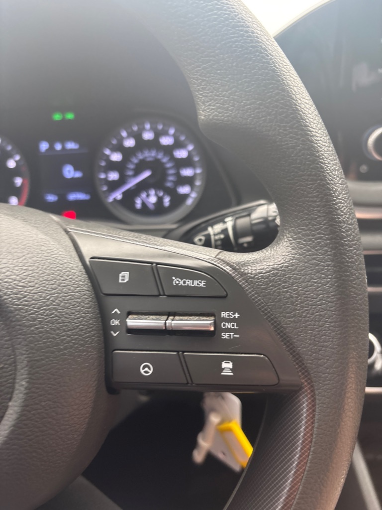 Photo 18 of this HYUNDAI SONATA