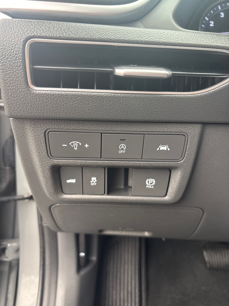 Photo 15 of this HYUNDAI SONATA