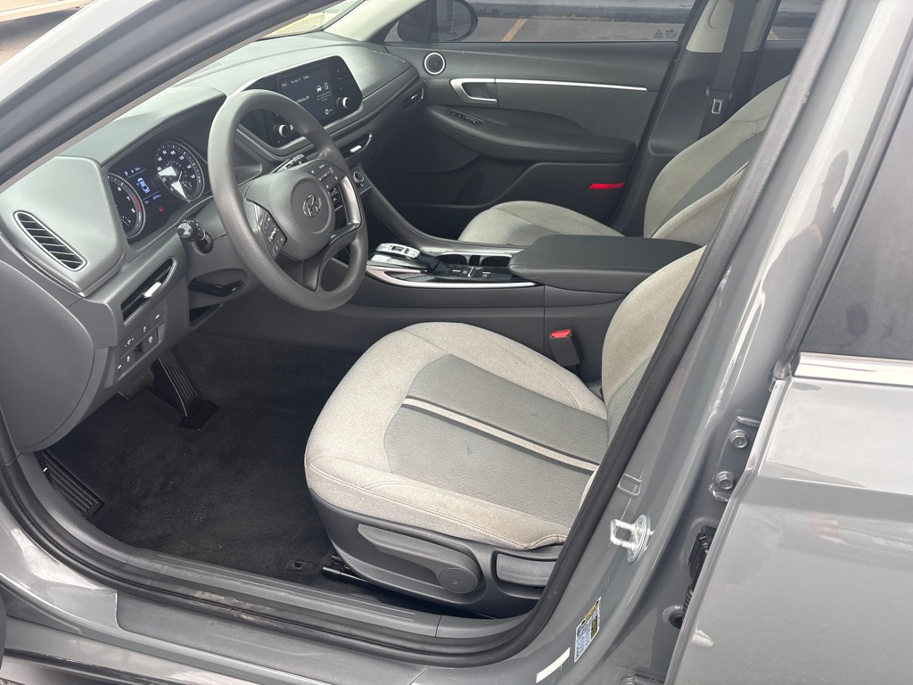 Photo 12 of this HYUNDAI SONATA