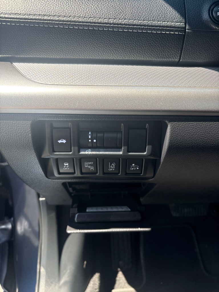 Photo 15 of this SUBARU LEGACY