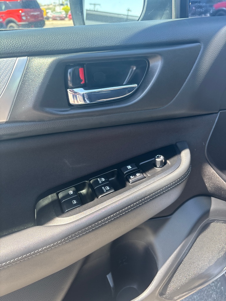 Photo 14 of this SUBARU LEGACY