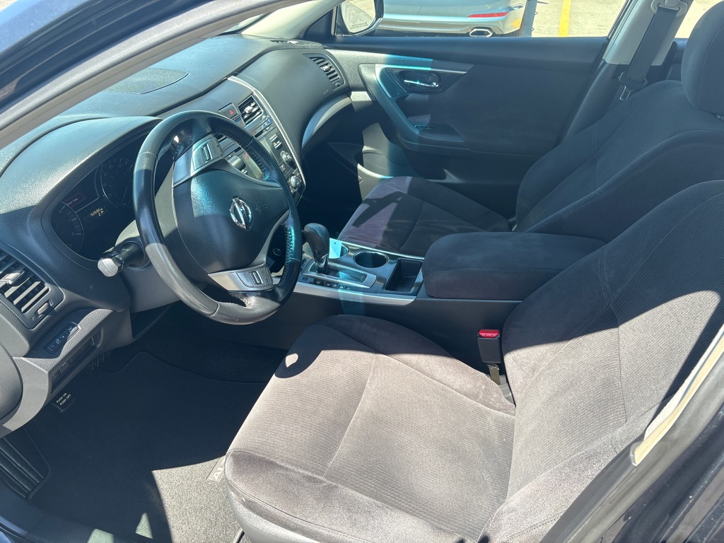 Photo 12 of this NISSAN ALTIMA
