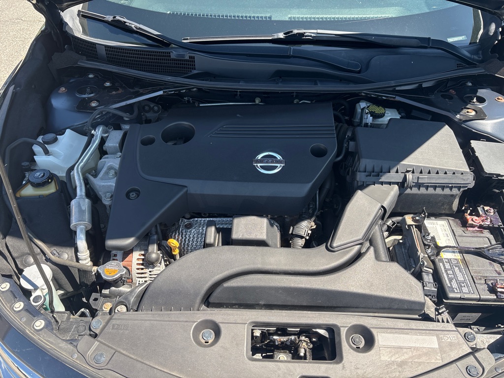 Photo 10 of this NISSAN ALTIMA