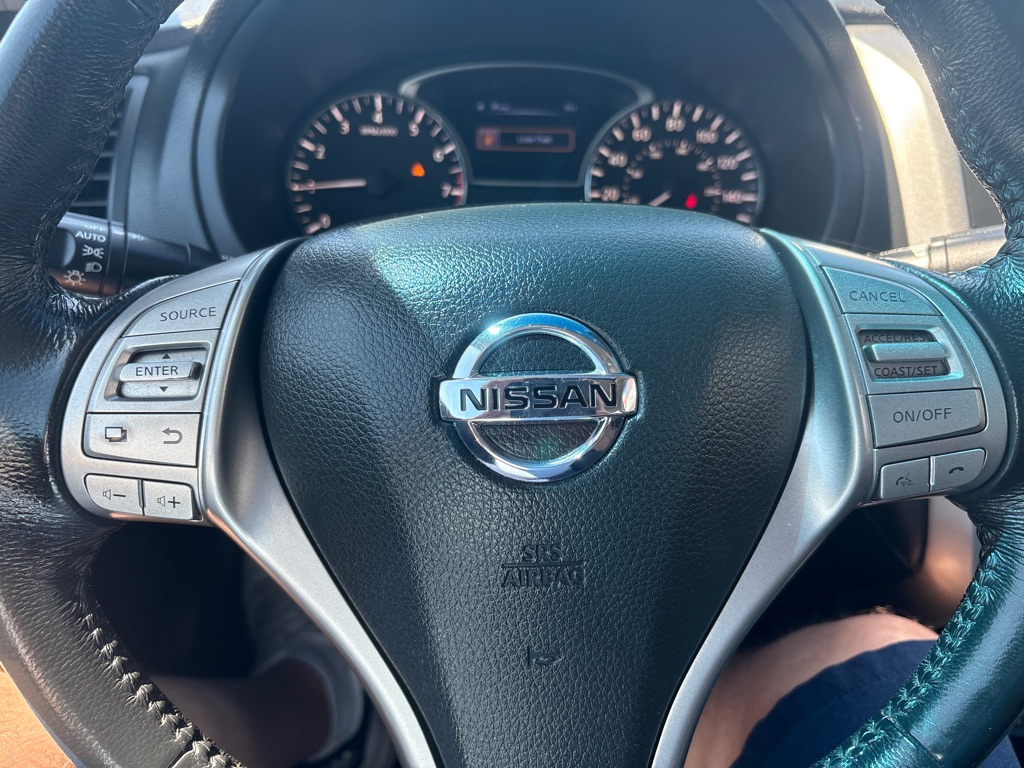 Photo 17 of this NISSAN ALTIMA