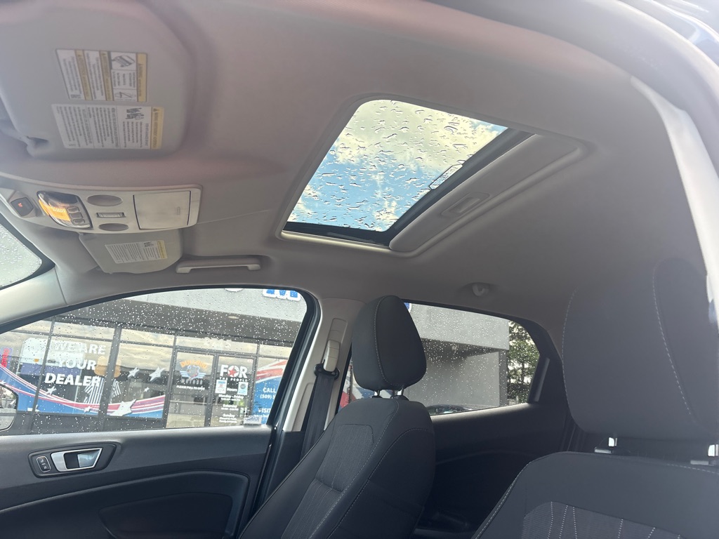 Photo 14 of this FORD ECOSPORT