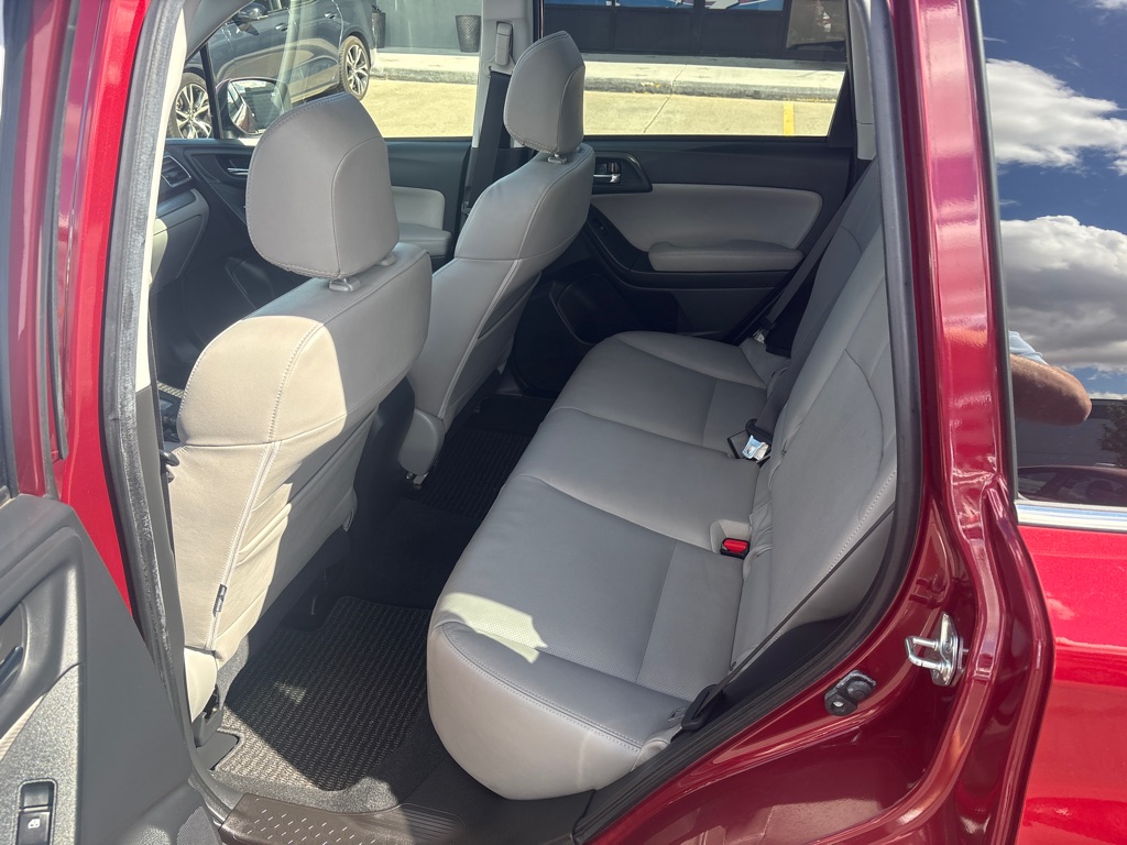 Photo 13 of this SUBARU FORESTER
