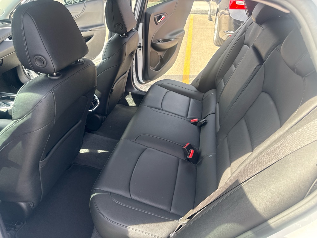 Photo 31 of this CHEVROLET MALIBU