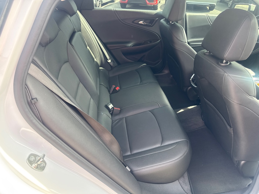 Photo 15 of this CHEVROLET MALIBU