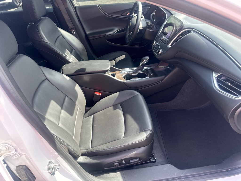 Photo 16 of this CHEVROLET MALIBU