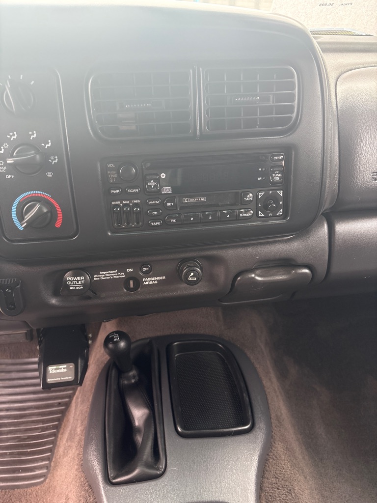 Photo 17 of this DODGE DAKOTA