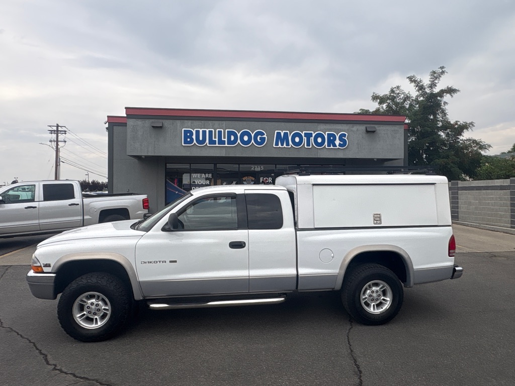 Photo 2 of this DODGE DAKOTA