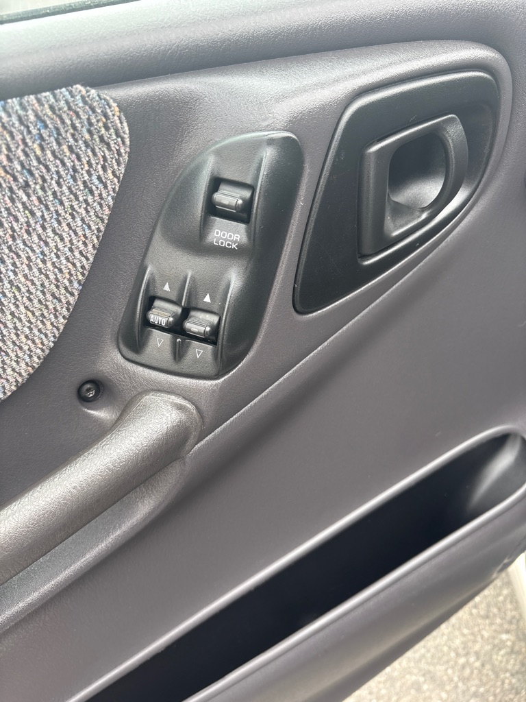 Photo 15 of this DODGE DAKOTA