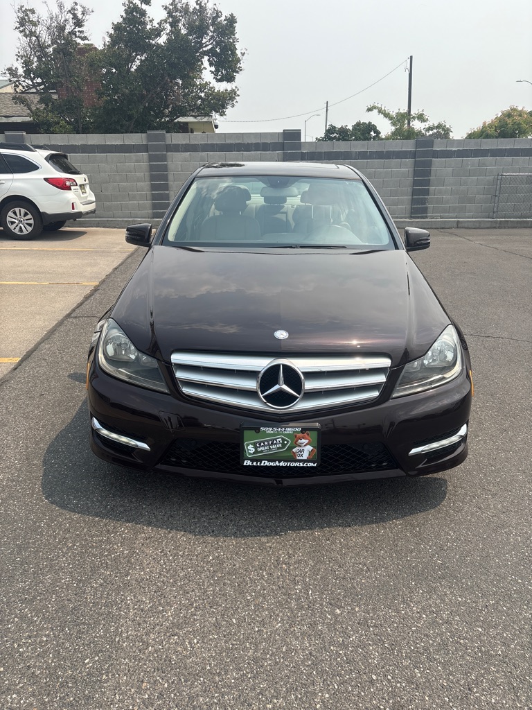 Photo 4 of this MERCEDES-BENZ C-CLASS