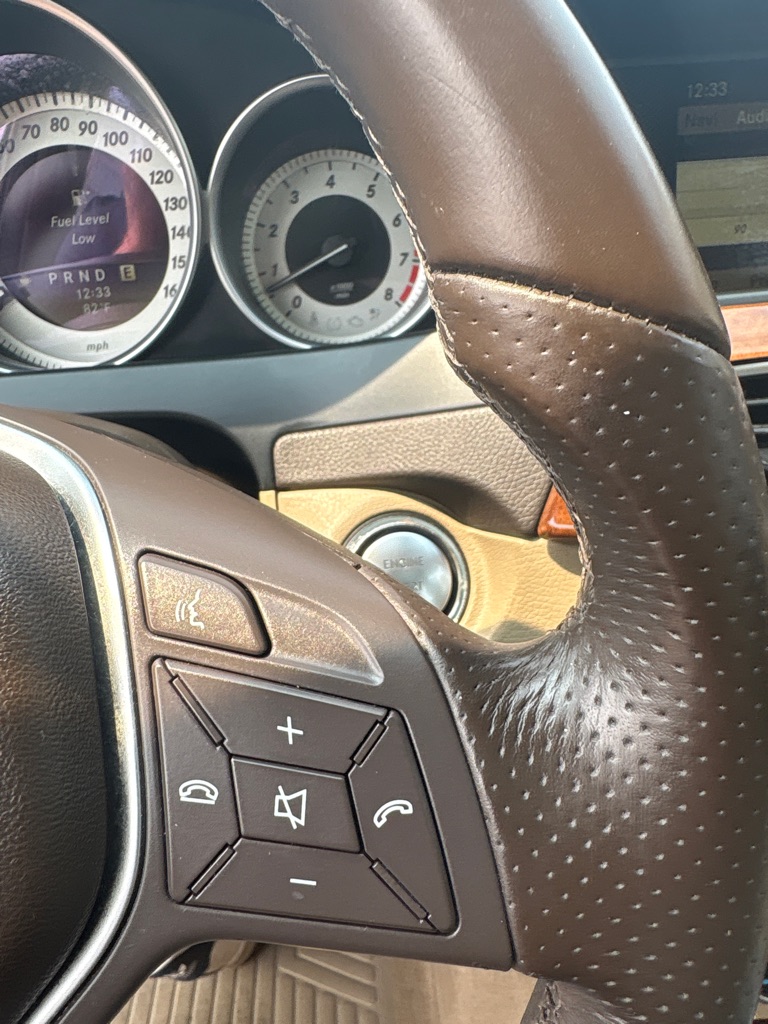 Photo 18 of this MERCEDES-BENZ C-CLASS