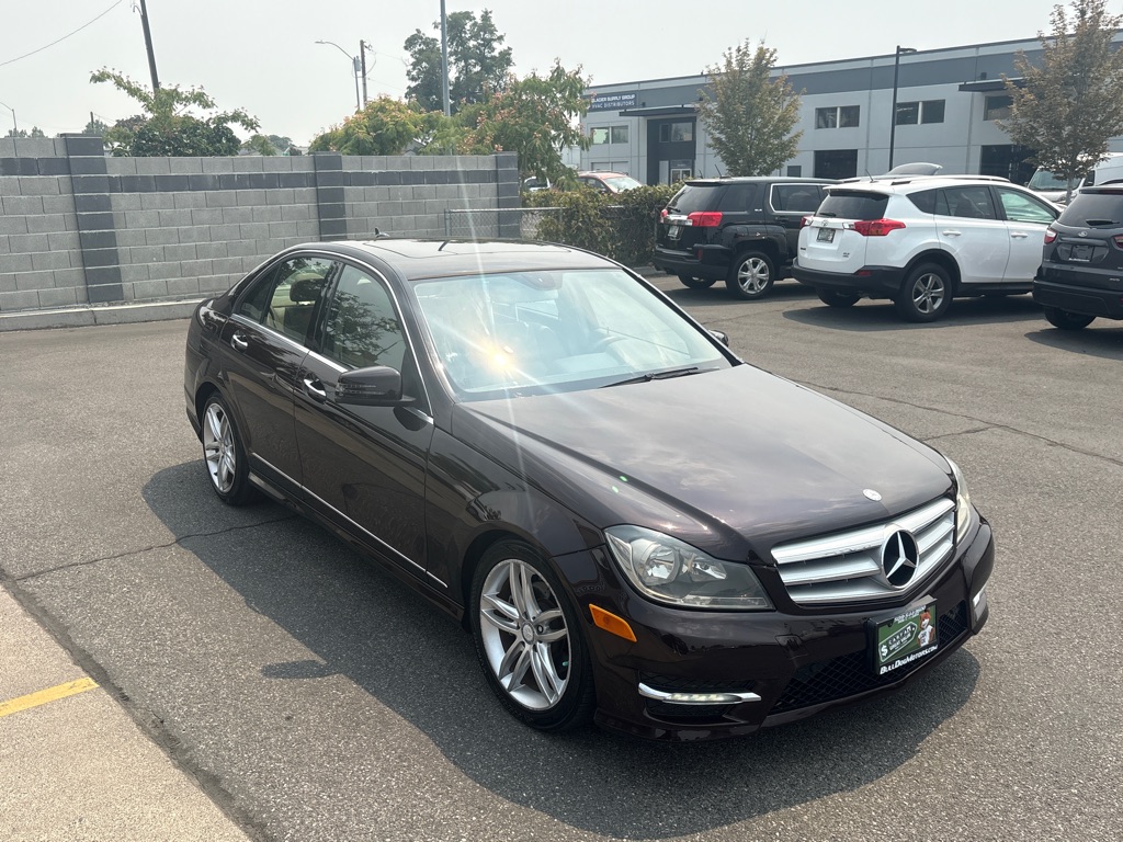 Photo 5 of this MERCEDES-BENZ C-CLASS