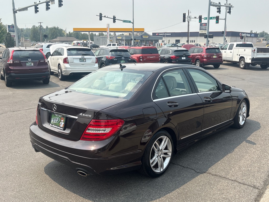 Photo 7 of this MERCEDES-BENZ C-CLASS