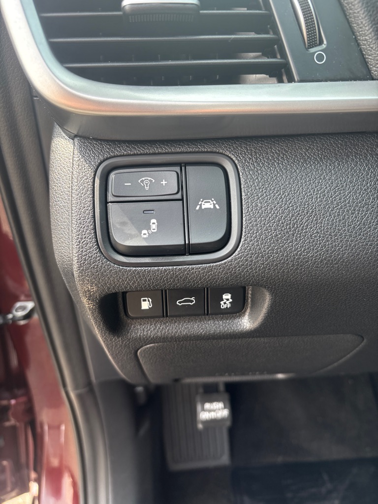 Photo 15 of this KIA OPTIMA